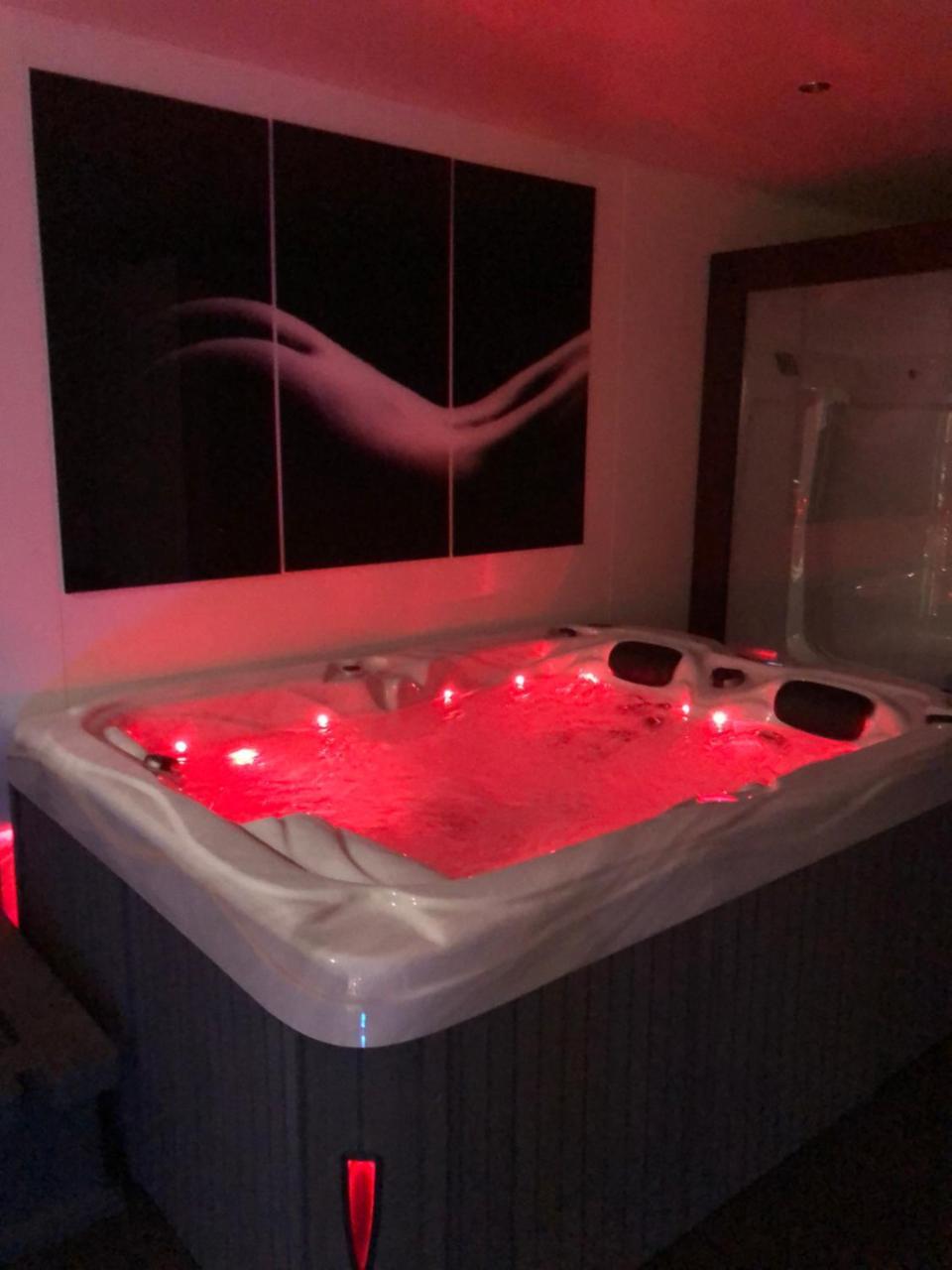 Spabyelleetlui Spa Rouge Ou Bleu Мускрон Екстер'єр фото